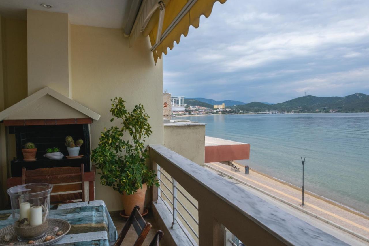 Seasthedayapartment Néa Péramos Esterno foto